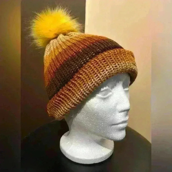 Handmade knit hat brown - Picture 3 of 3